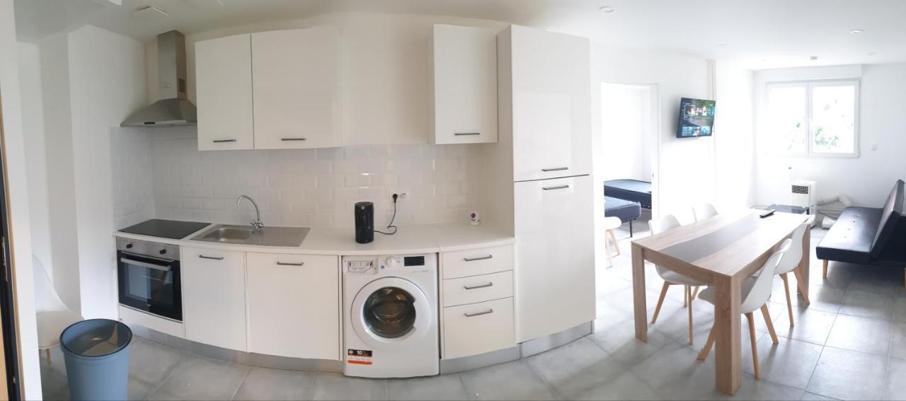 Appartements Renove 2023 Proche Aeroport 5Min, Gare Sncf 2 Min, Tramway Au Pied De L'Immeuble , Parking Possible, Renovated Apartments 2023 Near The Airport 5 Min, Train Station 2 Min, Tram Next To The Building 1 Min, Parking Possible Nice Luaran gambar