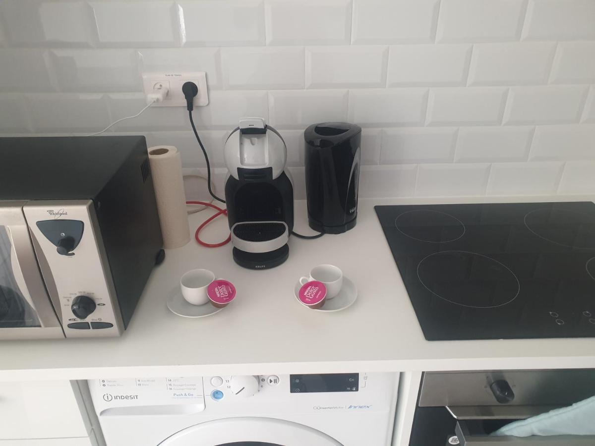 Appartements Renove 2023 Proche Aeroport 5Min, Gare Sncf 2 Min, Tramway Au Pied De L'Immeuble , Parking Possible, Renovated Apartments 2023 Near The Airport 5 Min, Train Station 2 Min, Tram Next To The Building 1 Min, Parking Possible Nice Luaran gambar