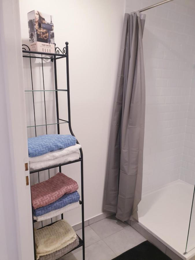 Appartements Renove 2023 Proche Aeroport 5Min, Gare Sncf 2 Min, Tramway Au Pied De L'Immeuble , Parking Possible, Renovated Apartments 2023 Near The Airport 5 Min, Train Station 2 Min, Tram Next To The Building 1 Min, Parking Possible Nice Luaran gambar