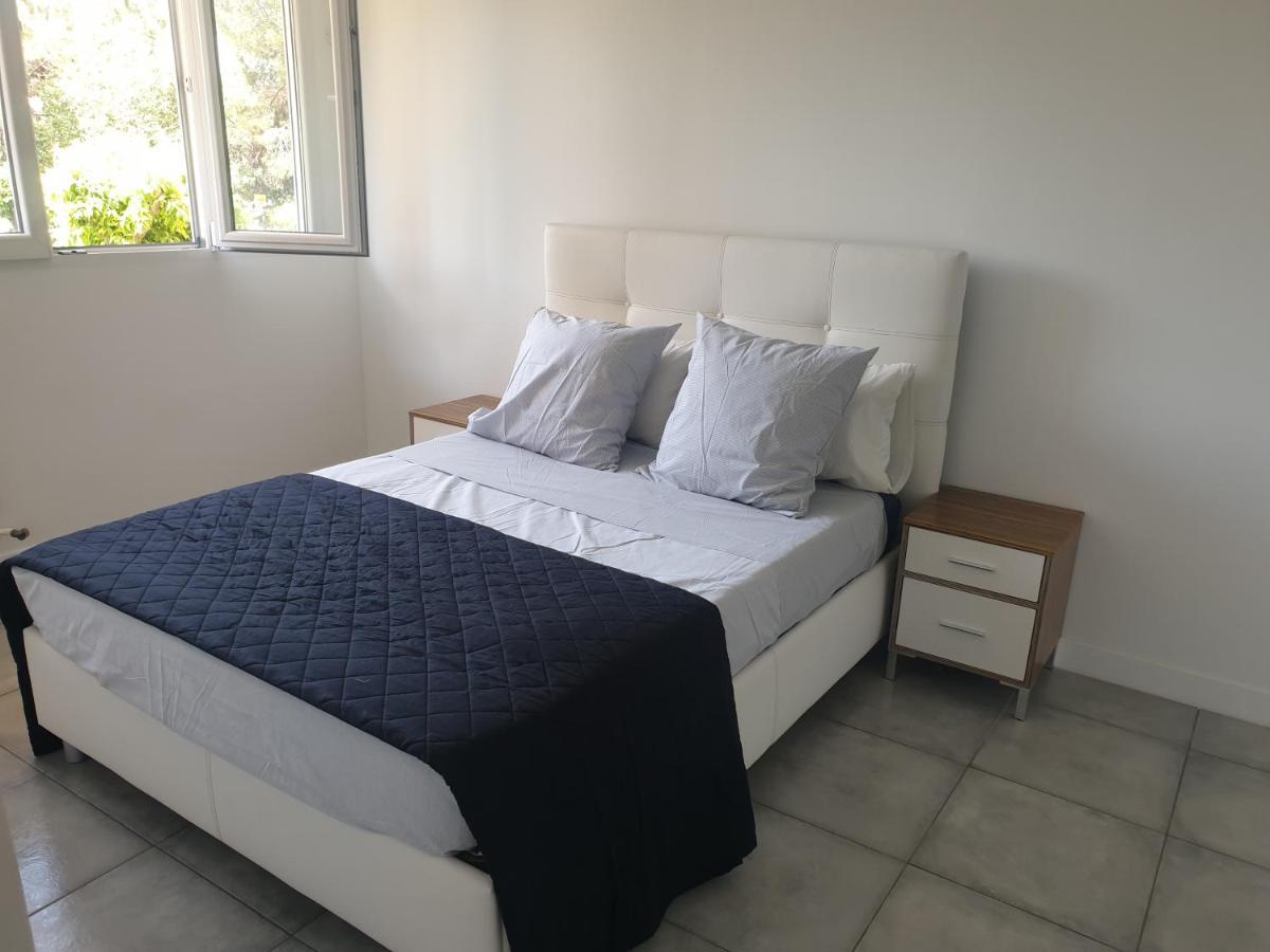 Appartements Renove 2023 Proche Aeroport 5Min, Gare Sncf 2 Min, Tramway Au Pied De L'Immeuble , Parking Possible, Renovated Apartments 2023 Near The Airport 5 Min, Train Station 2 Min, Tram Next To The Building 1 Min, Parking Possible Nice Luaran gambar