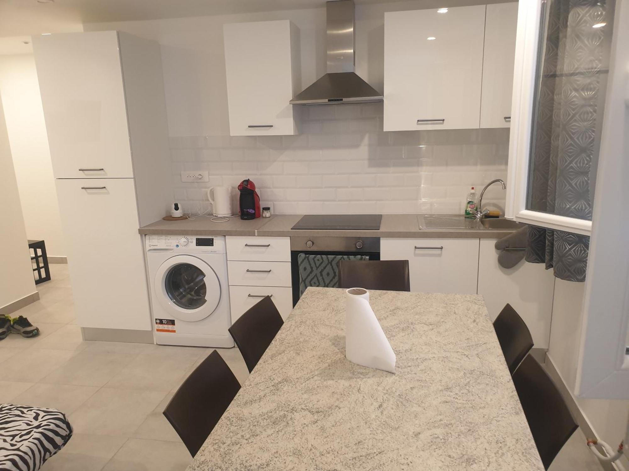 Appartements Renove 2023 Proche Aeroport 5Min, Gare Sncf 2 Min, Tramway Au Pied De L'Immeuble , Parking Possible, Renovated Apartments 2023 Near The Airport 5 Min, Train Station 2 Min, Tram Next To The Building 1 Min, Parking Possible Nice Bilik gambar