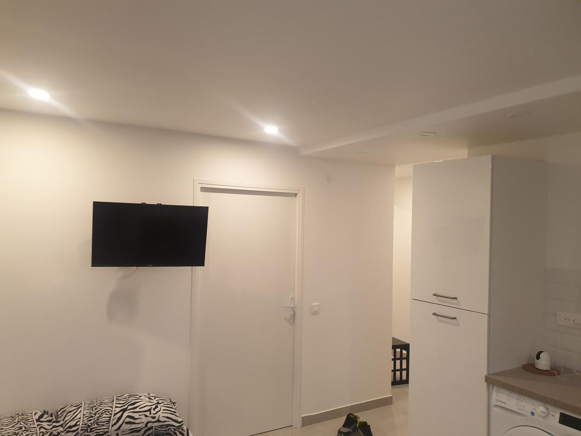 Appartements Renove 2023 Proche Aeroport 5Min, Gare Sncf 2 Min, Tramway Au Pied De L'Immeuble , Parking Possible, Renovated Apartments 2023 Near The Airport 5 Min, Train Station 2 Min, Tram Next To The Building 1 Min, Parking Possible Nice Bilik gambar