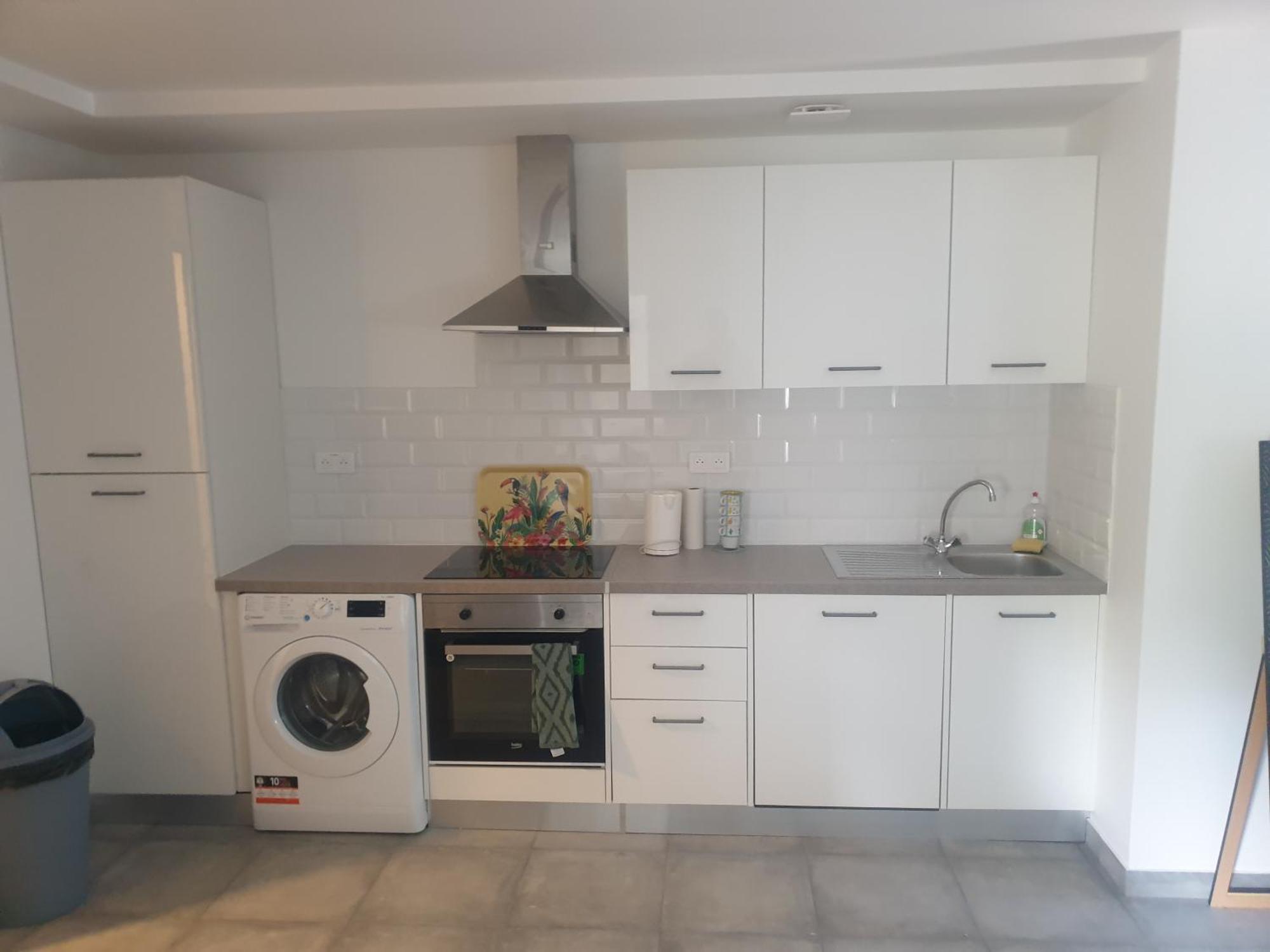 Appartements Renove 2023 Proche Aeroport 5Min, Gare Sncf 2 Min, Tramway Au Pied De L'Immeuble , Parking Possible, Renovated Apartments 2023 Near The Airport 5 Min, Train Station 2 Min, Tram Next To The Building 1 Min, Parking Possible Nice Bilik gambar