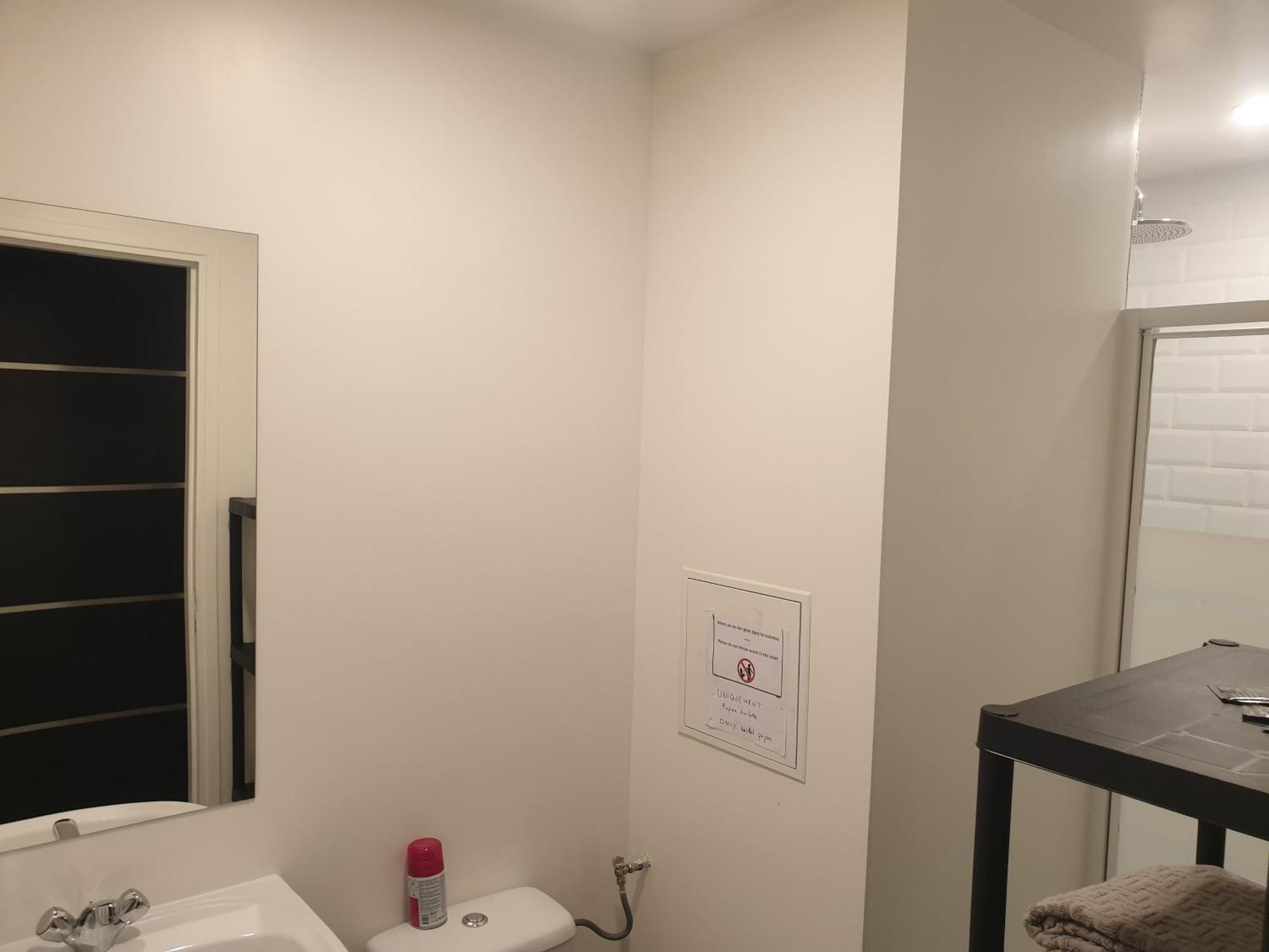 Appartements Renove 2023 Proche Aeroport 5Min, Gare Sncf 2 Min, Tramway Au Pied De L'Immeuble , Parking Possible, Renovated Apartments 2023 Near The Airport 5 Min, Train Station 2 Min, Tram Next To The Building 1 Min, Parking Possible Nice Bilik gambar